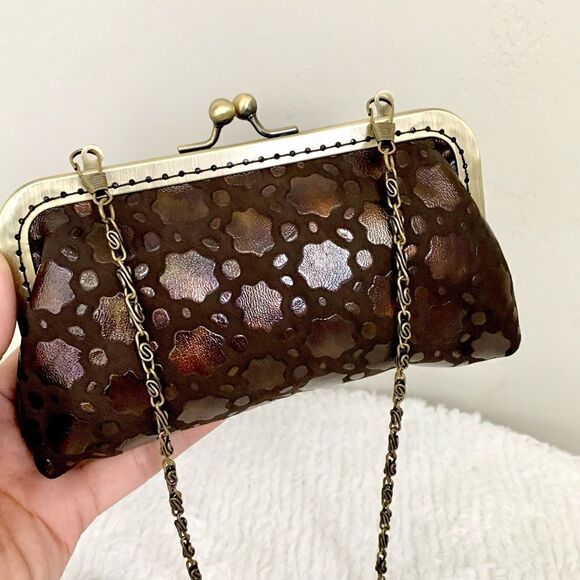 Handmade Vintage style Genuine Embossed Leather Kisslock Mini Clutch/Crossbody - Picture 3 of 15